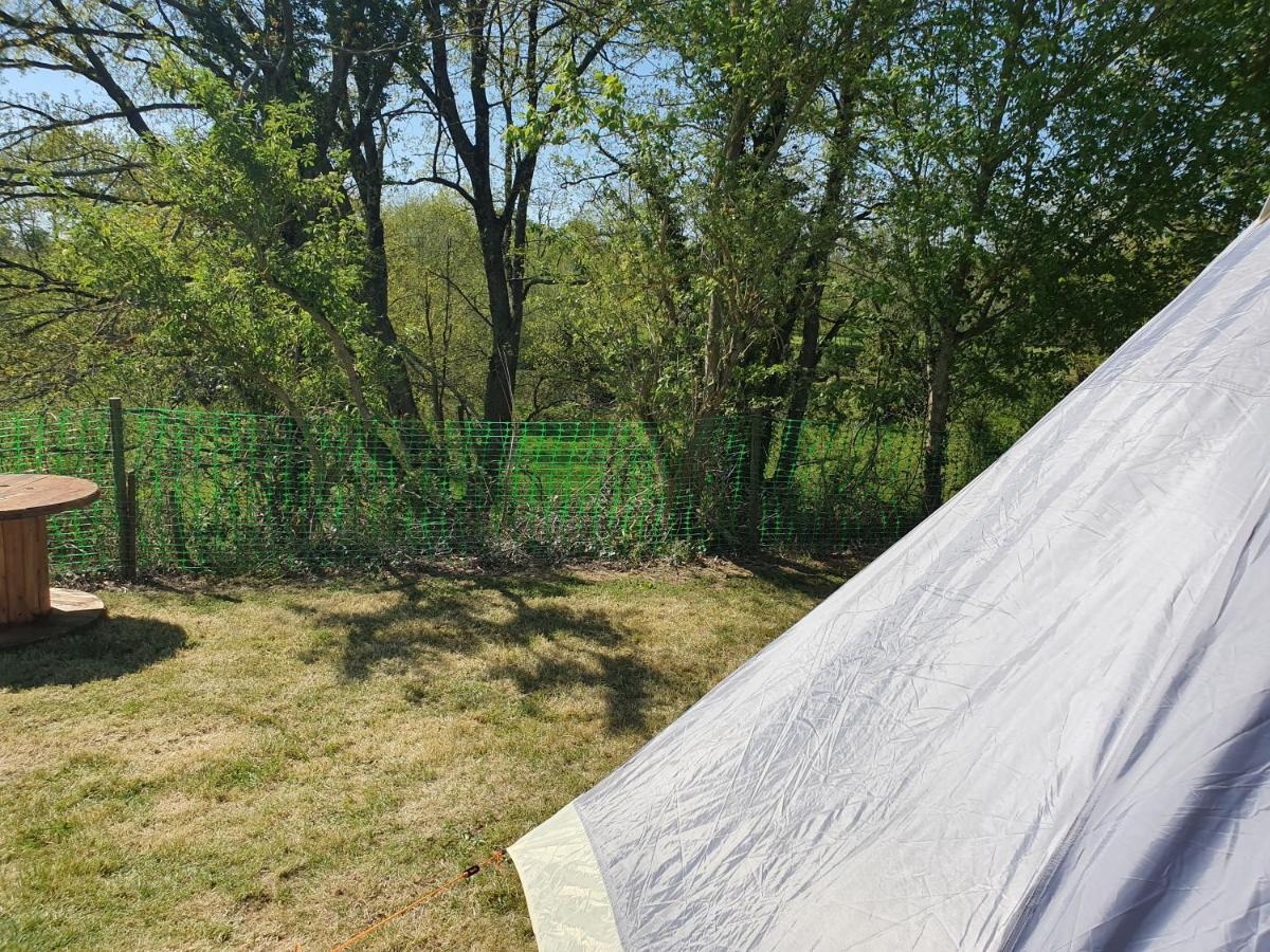 Camping Du Puy Rond Bressuire Exterior photo