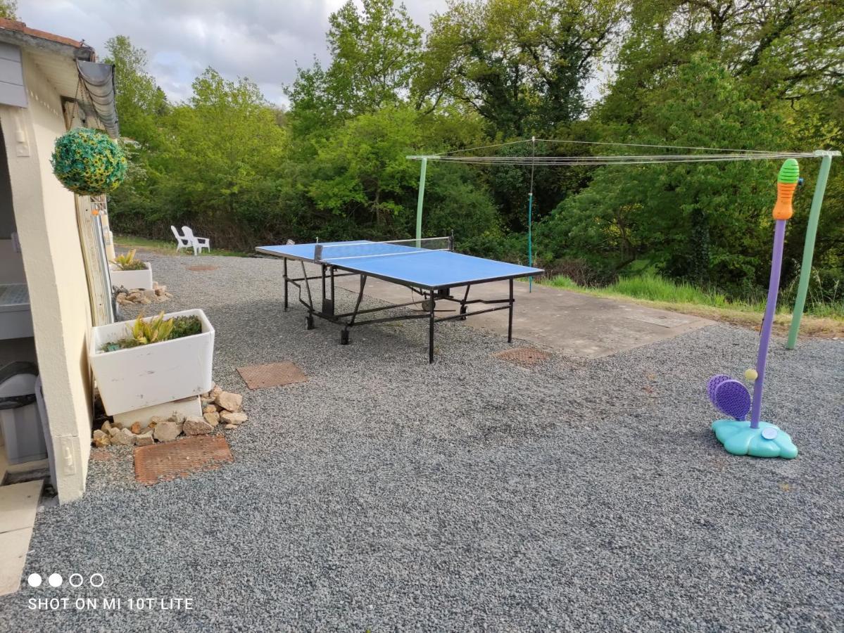 Camping Du Puy Rond Bressuire Exterior photo
