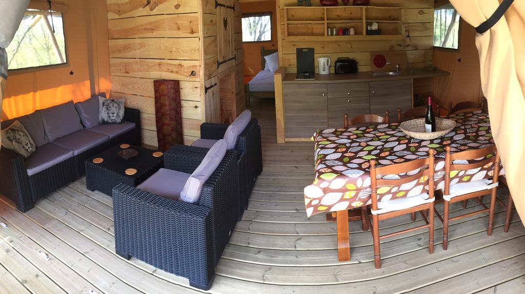 Camping Du Puy Rond Bressuire Exterior photo