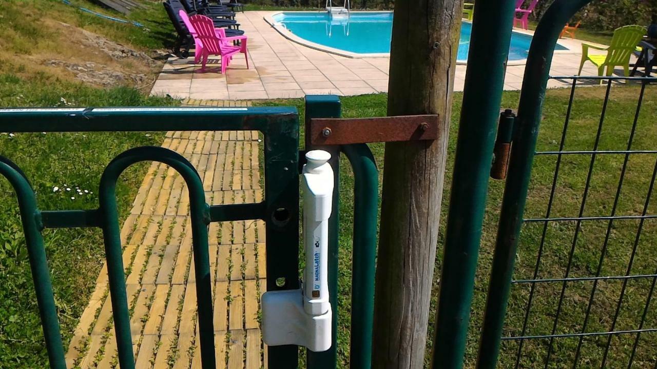 Camping Du Puy Rond Bressuire Exterior photo