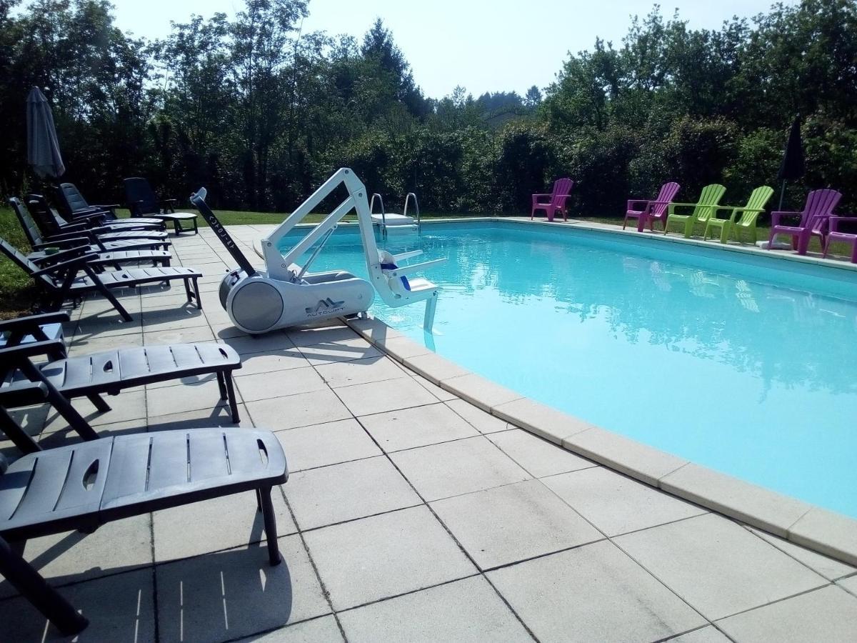 Camping Du Puy Rond Bressuire Exterior photo